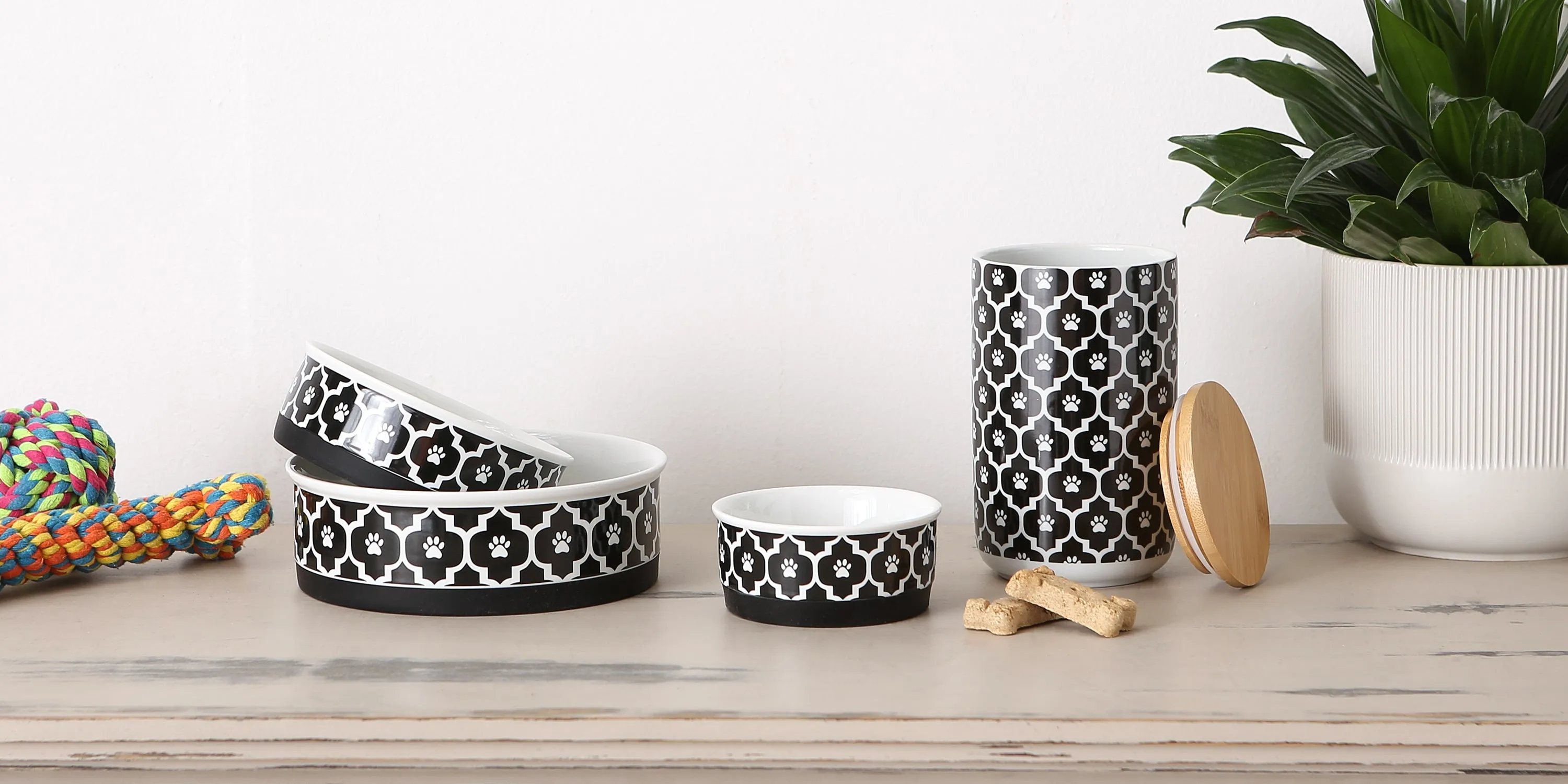 Black Lattice Paw Print Pet Bowl Set of 2, Large 3.75 C. Capacity