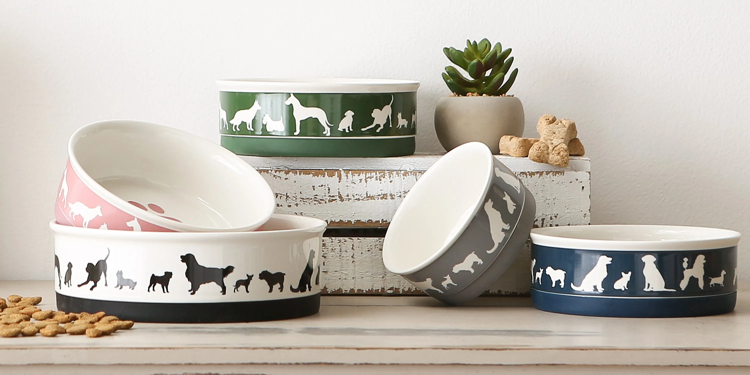 Black/White Dog Show Pet Bowl Set of 2, Large 3.75 C. Capacity