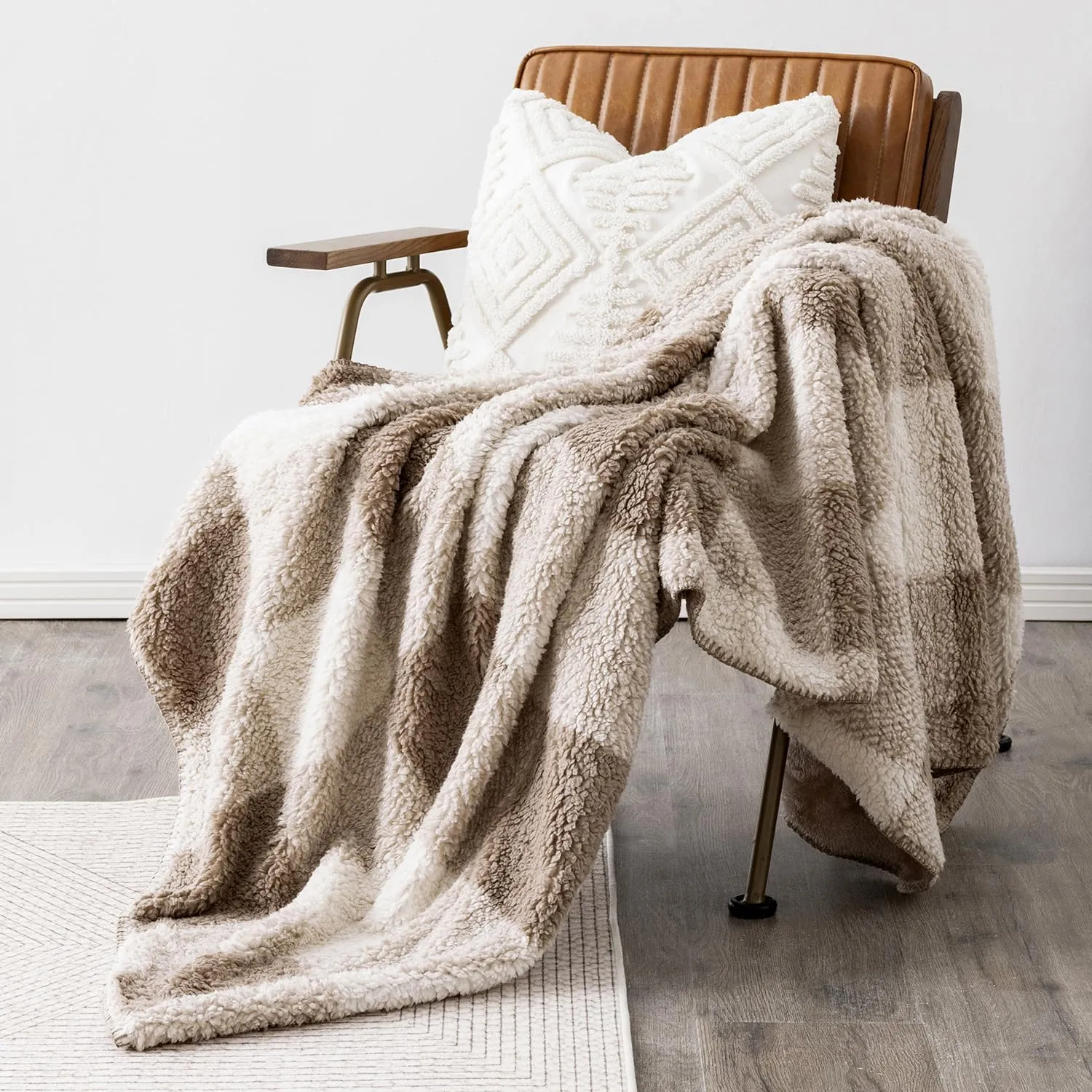 LURKA Checkered Sherpa & Polar Fleece Throw Blanket - 2-Sided Luxury Hypoallergenic Blankets for Couch, Bed, Pets (Khaki, Twin(60"x80"))