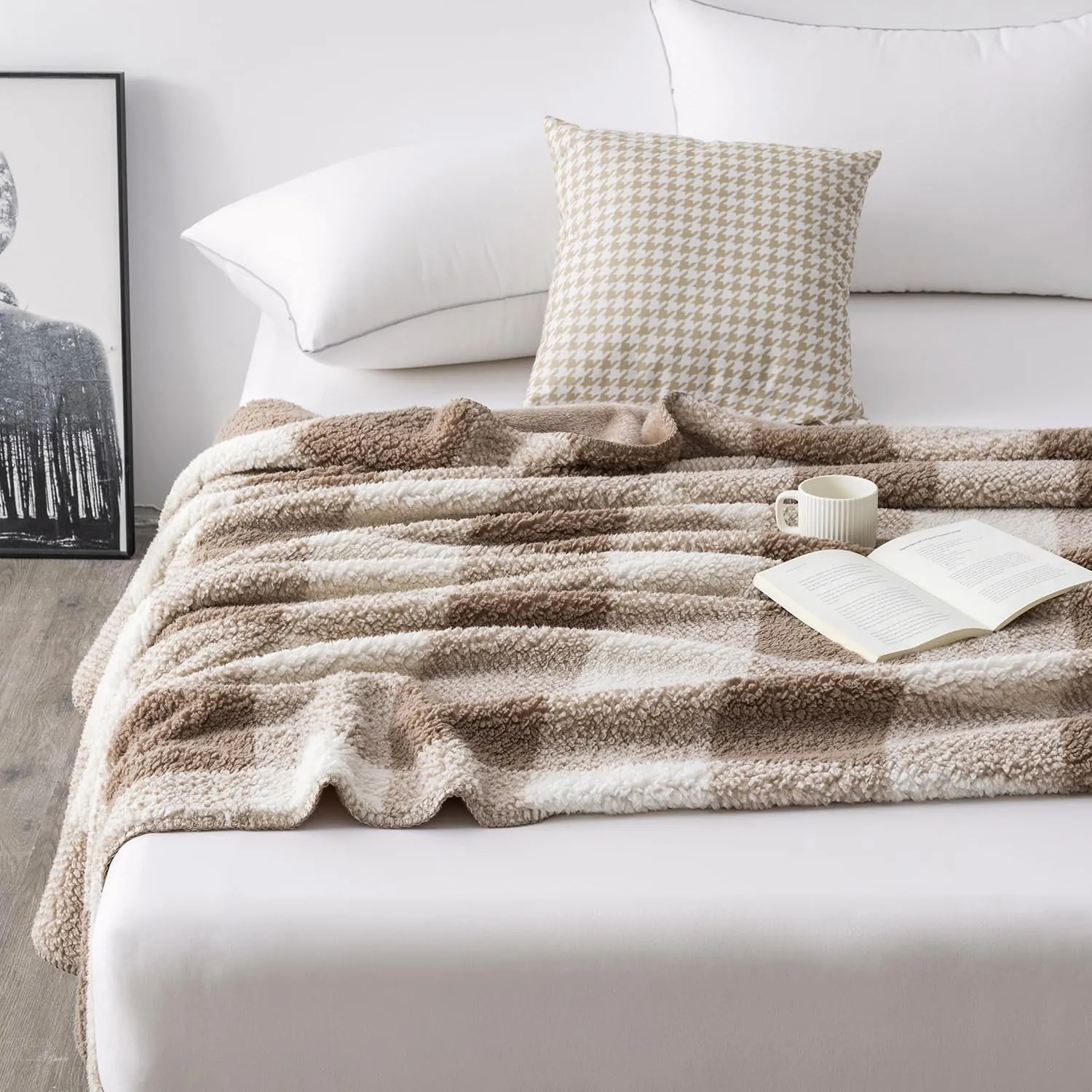 LURKA Checkered Sherpa & Polar Fleece Throw Blanket - 2-Sided Luxury Hypoallergenic Blankets for Couch, Bed, Pets (Khaki, Twin(60"x80"))