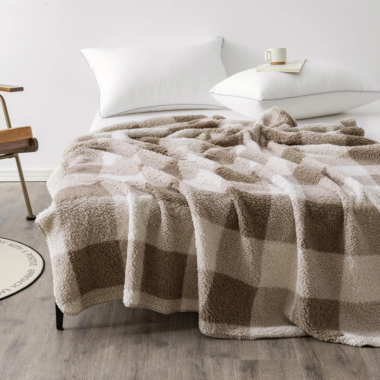 LURKA Checkered Sherpa & Polar Fleece Throw Blanket - 2-Sided Luxury Hypoallergenic Blankets for Couch, Bed, Pets (Khaki, Twin(60"x80"))